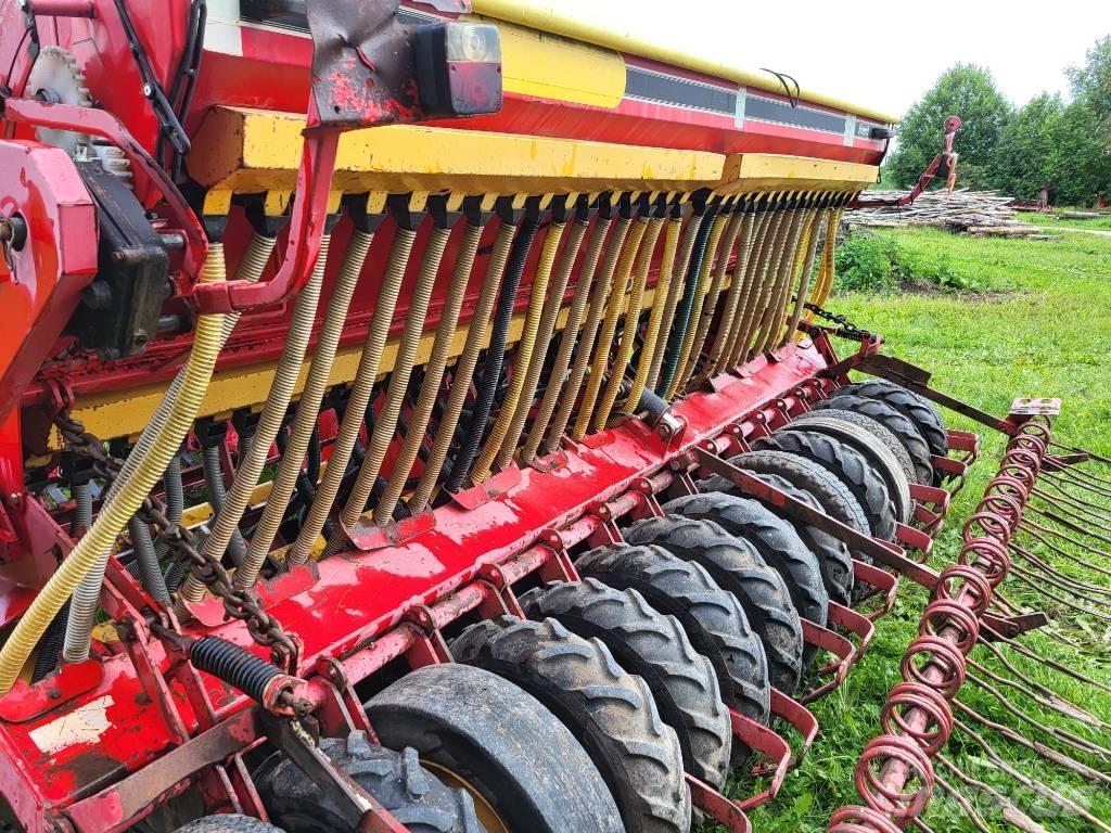 Väderstad Rapid400C Mechanické sejačky