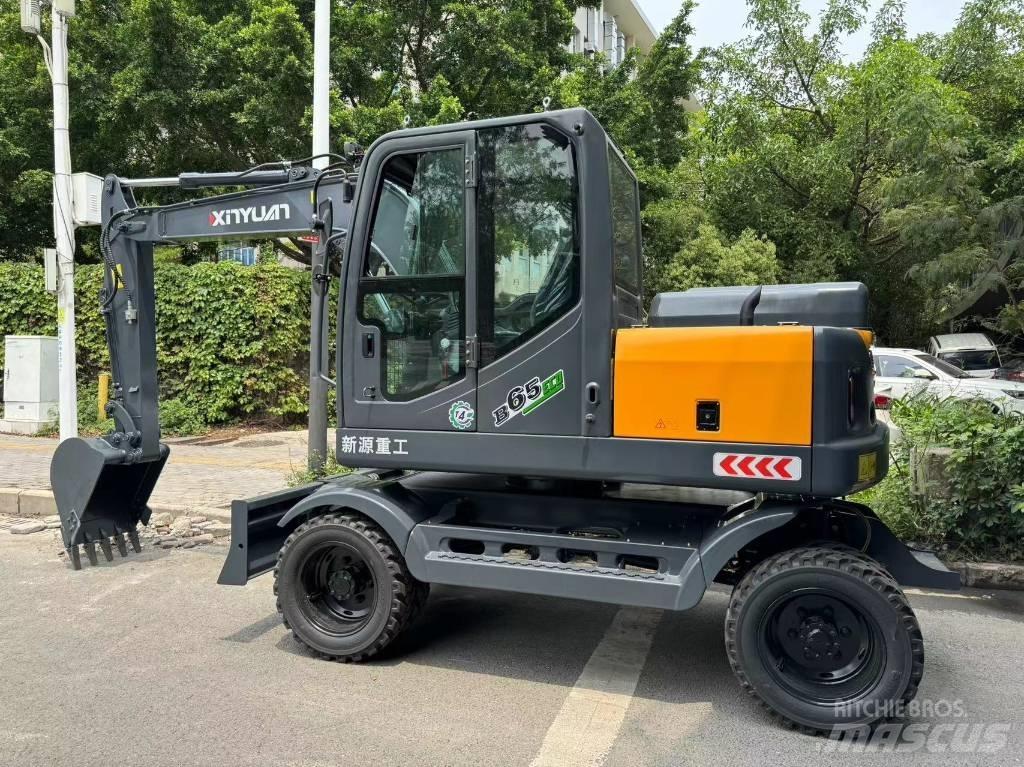 Xinyuan Xinyuan B65 Kolesové rýpadlá