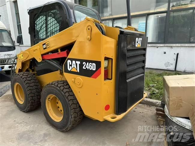 CAT 246 D Šmykom riadené nakladače