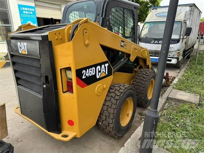 CAT 246 D Šmykom riadené nakladače