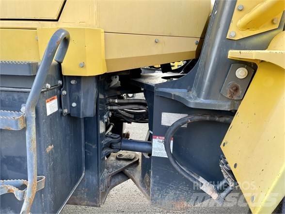 Komatsu WA320 Kolesové nakladače