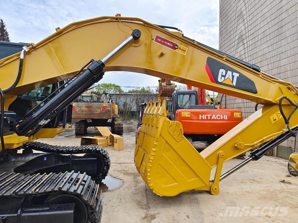 CAT 330D2L Pásové rýpadlá