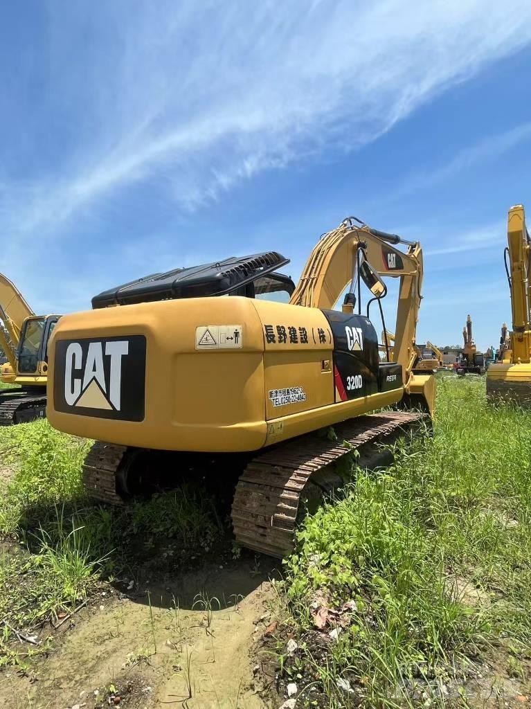 CAT 320d Pásové rýpadlá