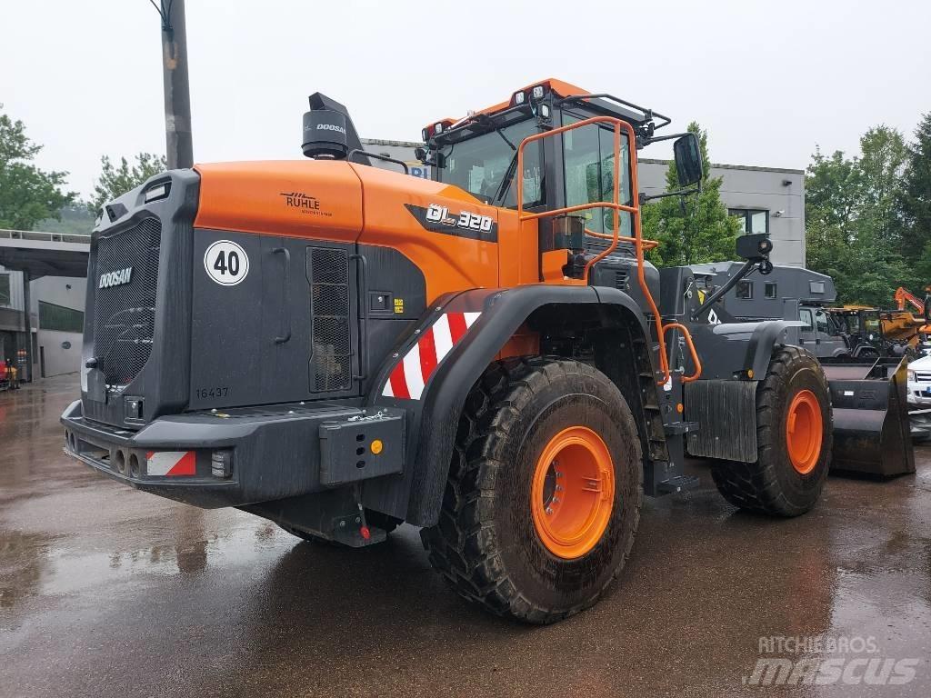 Develon DL 320-7 Kolesové nakladače