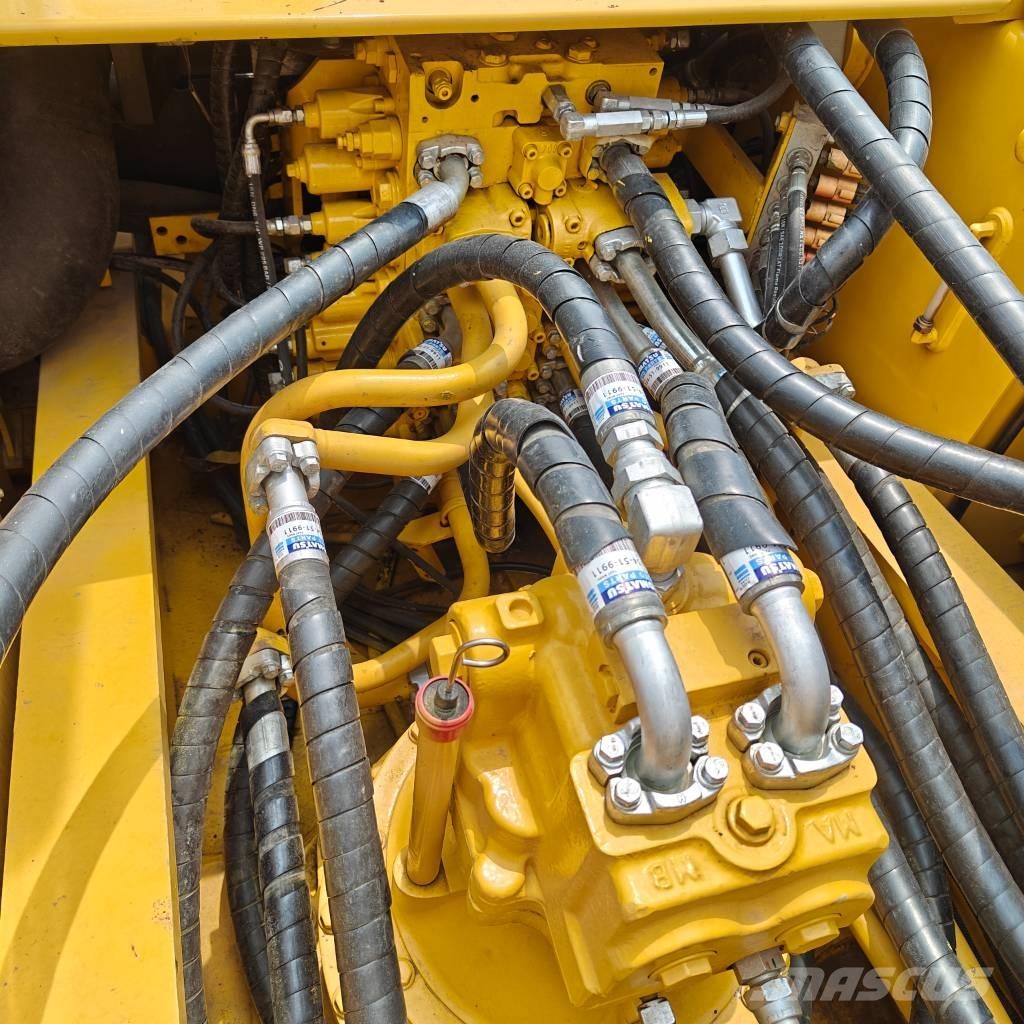 Komatsu 350-7 Pásové rýpadlá