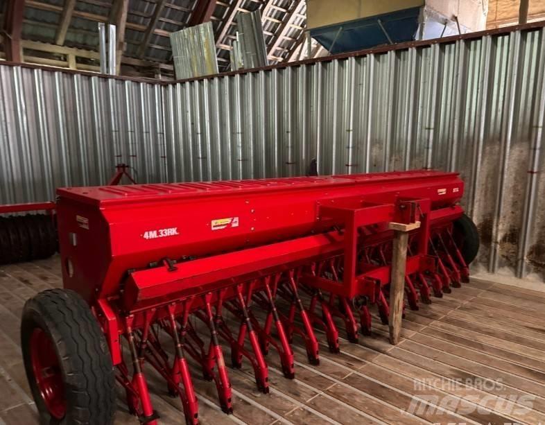 Stegsted 4M Mechanické sejačky