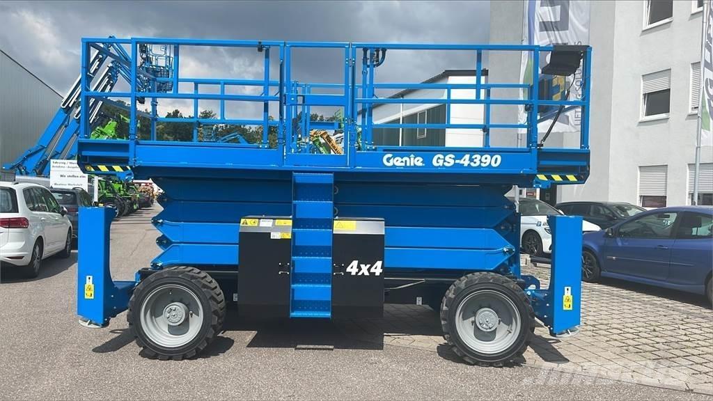 Genie GS-4390RT Nožnicové zdvíhacie plošiny