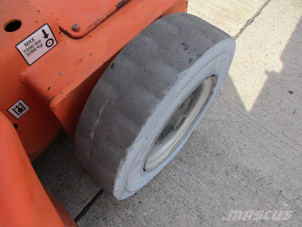 JLG E400 AJPN (745) Kompaktné samohybné kĺbové plošiny