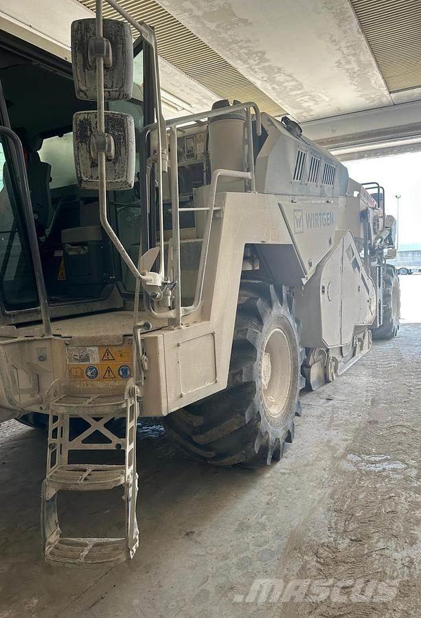 Wirtgen WR250i Recyklovače asfaltu