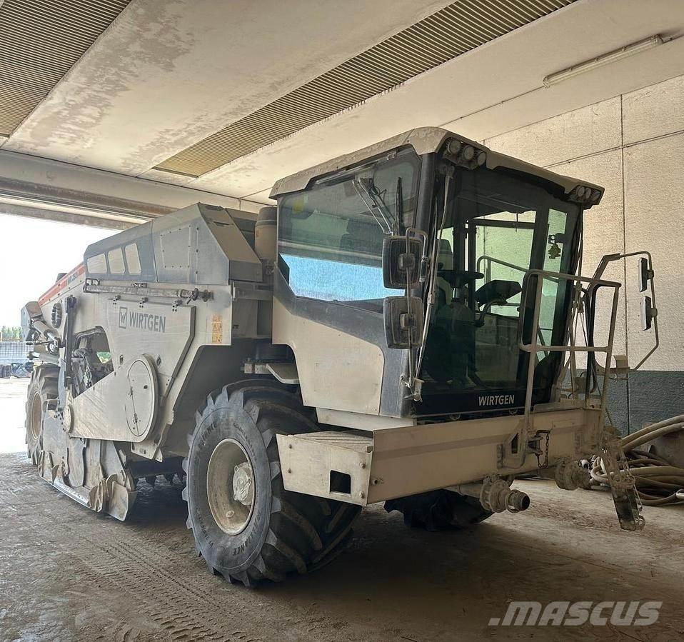 Wirtgen WR250i Recyklovače asfaltu