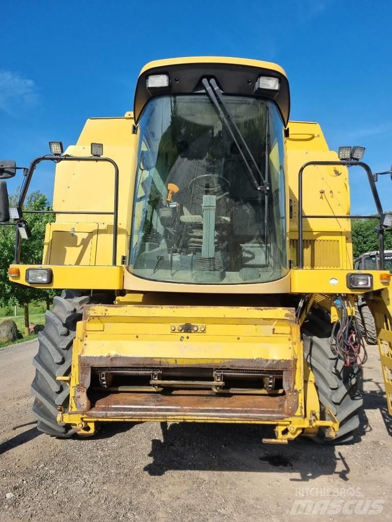 New Holland TX 68 Kombinované zberacie stroje