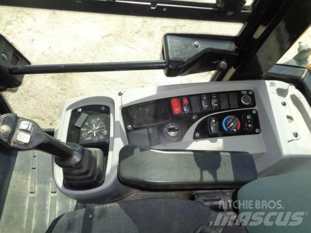 CAT 908M Kolesové nakladače