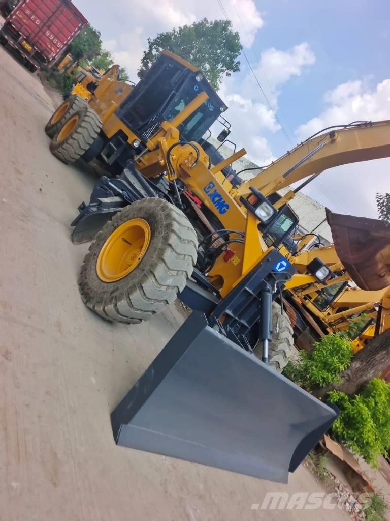 XCMG GR 2153 Grejdery