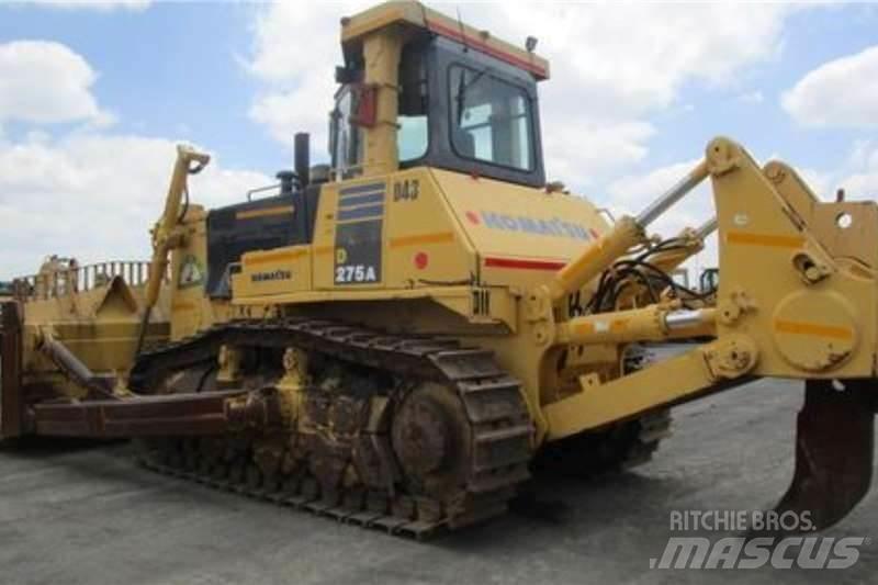 Komatsu D275A-5 Pásové dozéry