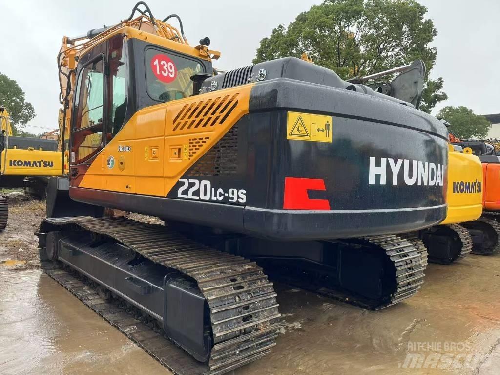 Hyundai R220LC-9S Kolesové rýpadlá