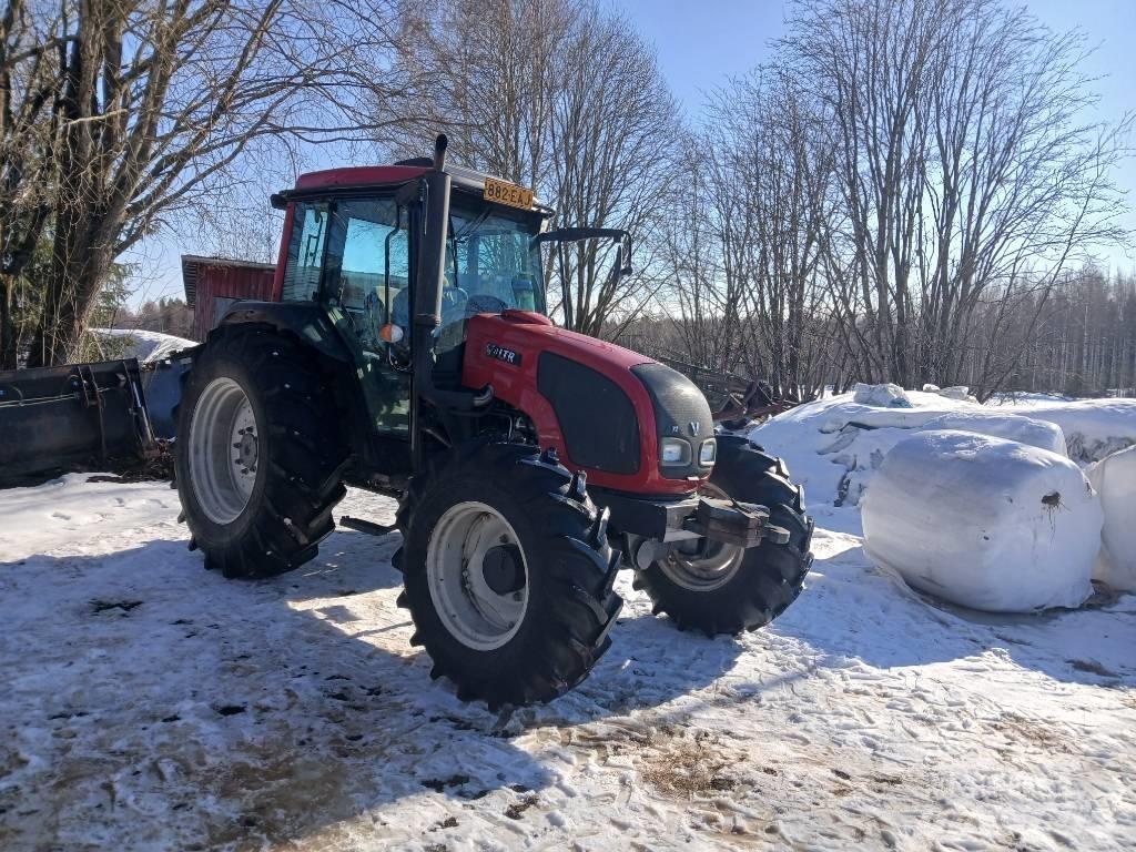 Valtra A 72 Traktory