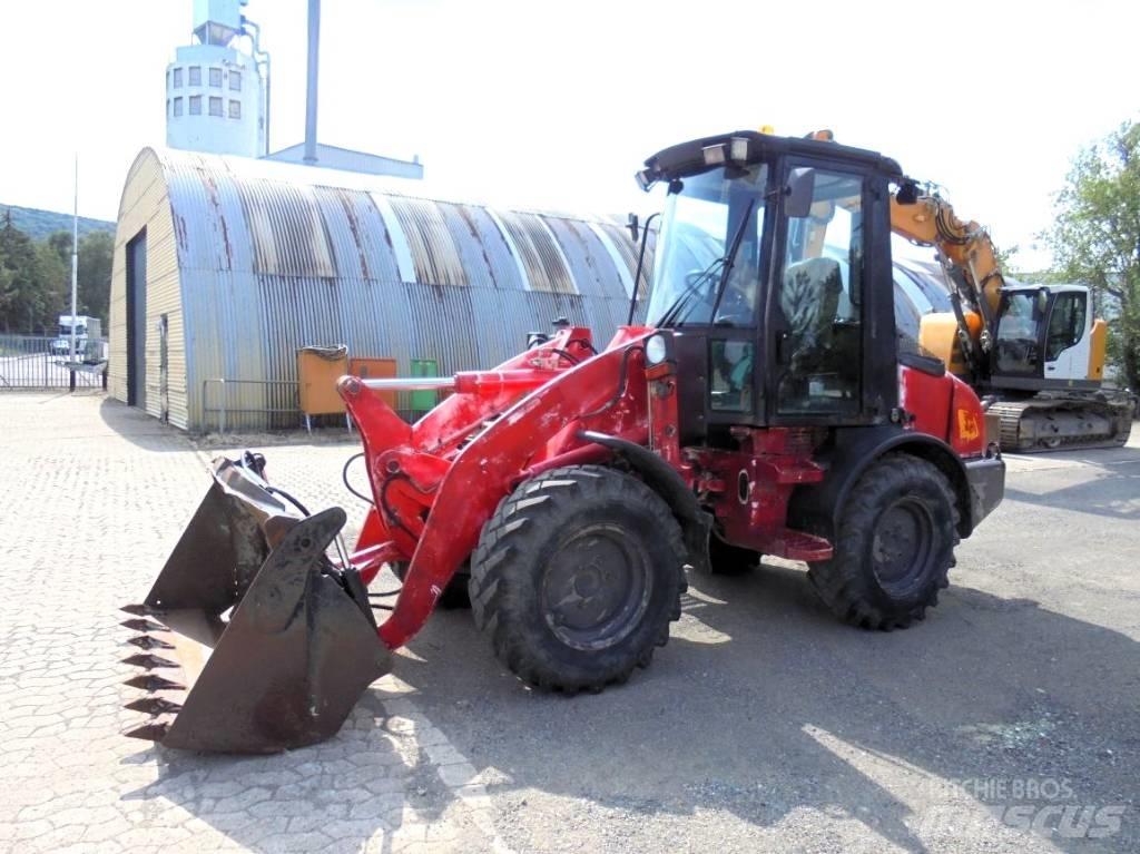 JCB 407 Kolesové nakladače