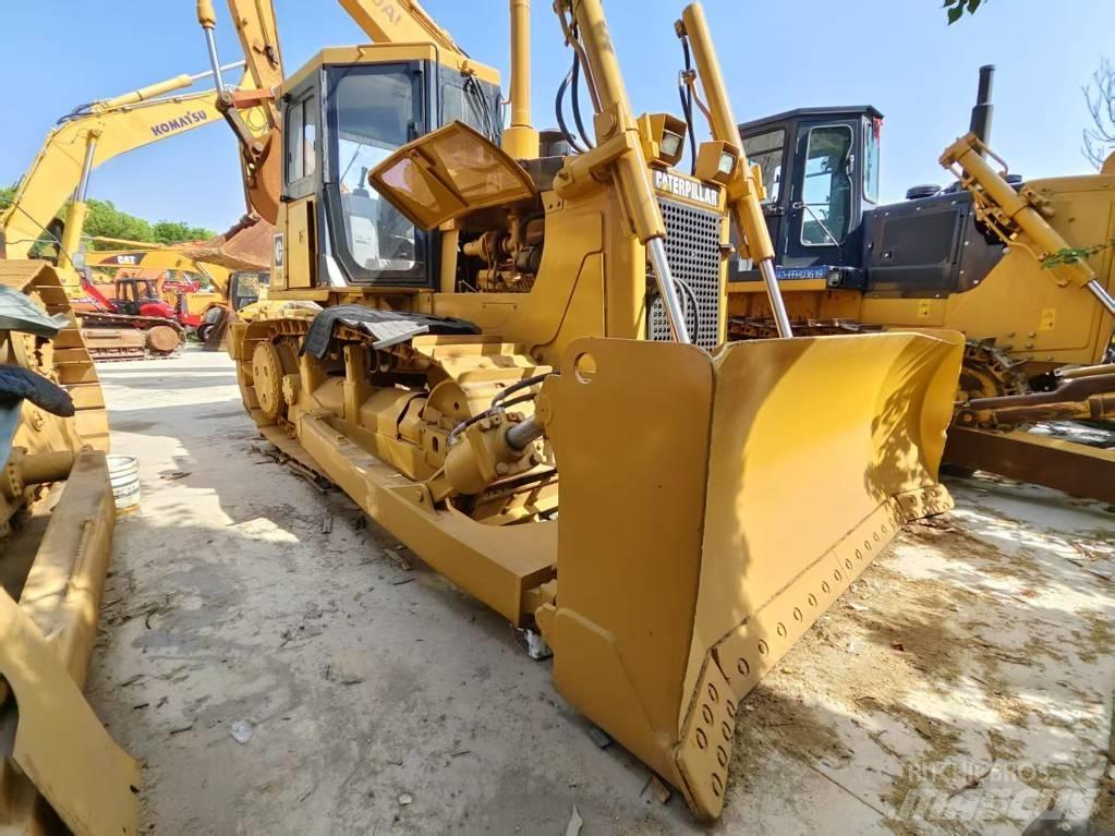 CAT D 7 G Pásové dozéry