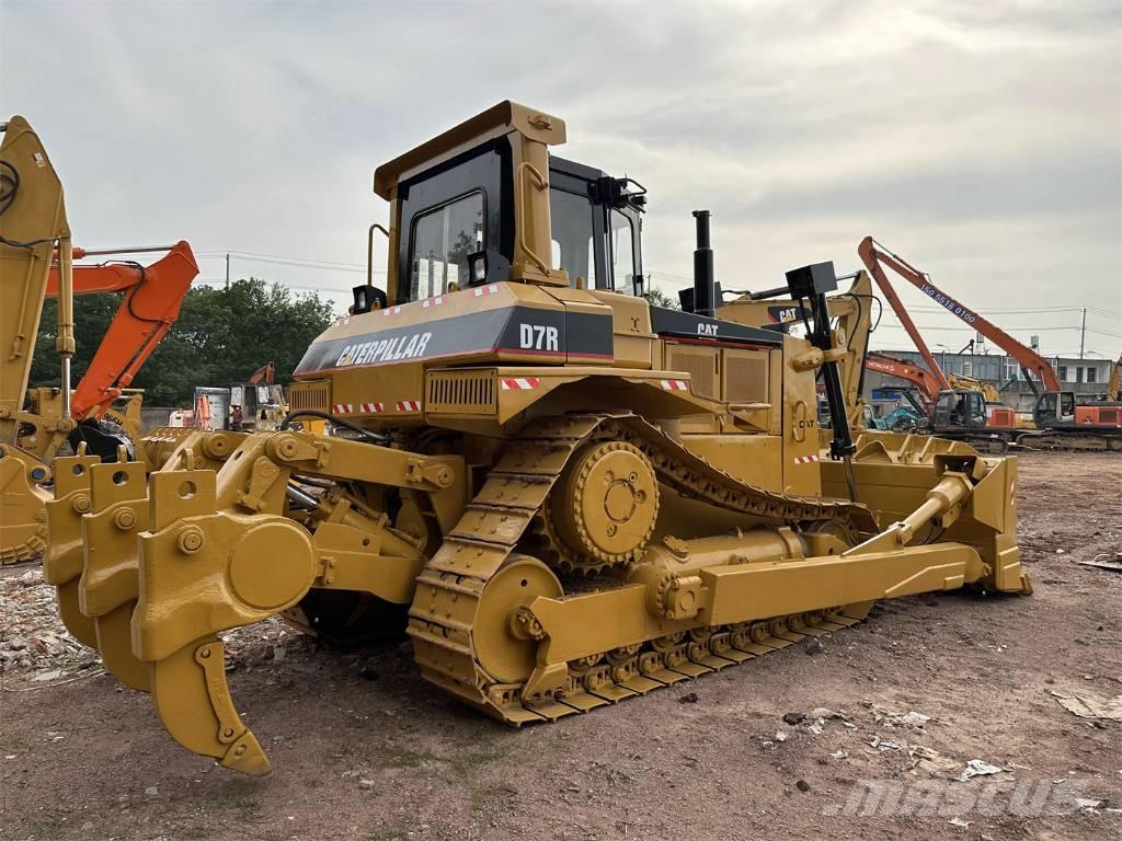 CAT D7R Pásové dozéry