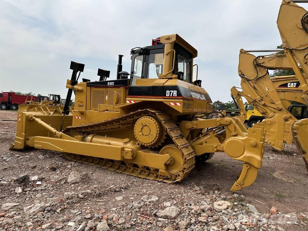 CAT D7R Pásové dozéry