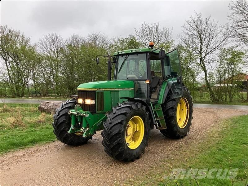 John Deere 6800 Traktory