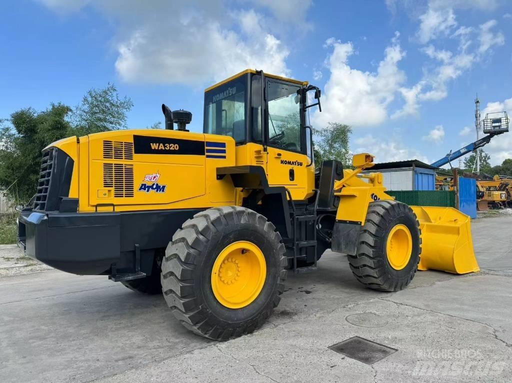 Komatsu WA 320-5 Kolesové nakladače