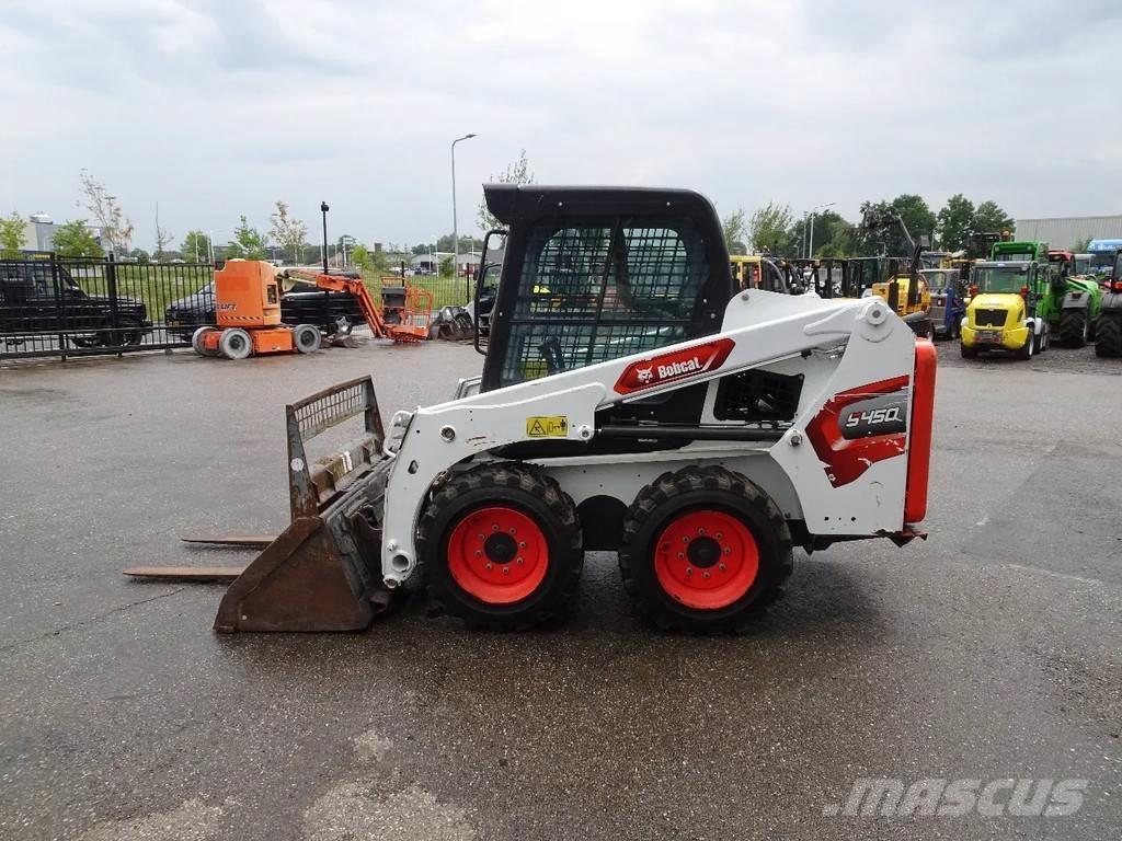 Bobcat S450 Šmykom riadené nakladače