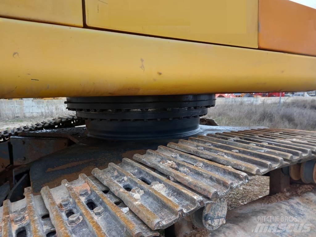 Komatsu PC450LC Pásové rýpadlá