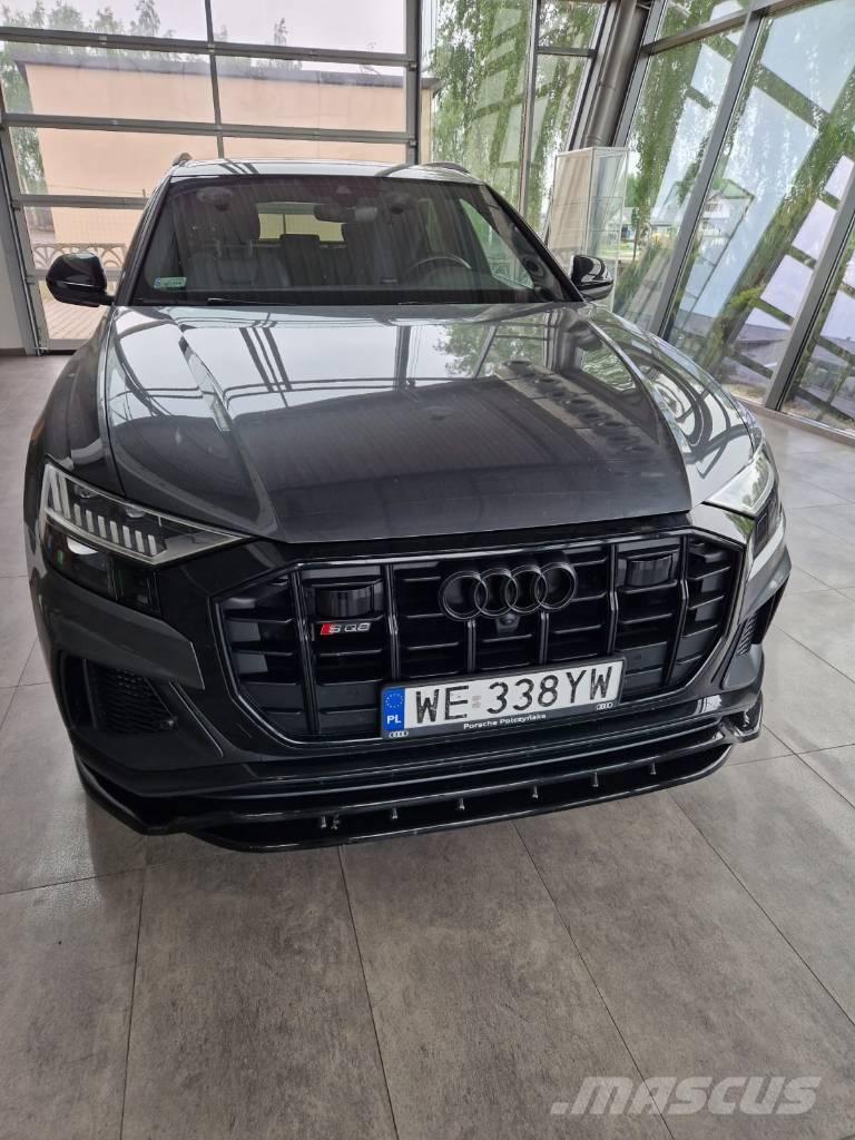 Audi SQ8 Automobily