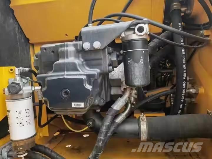 Komatsu PC 200 Pásové rýpadlá