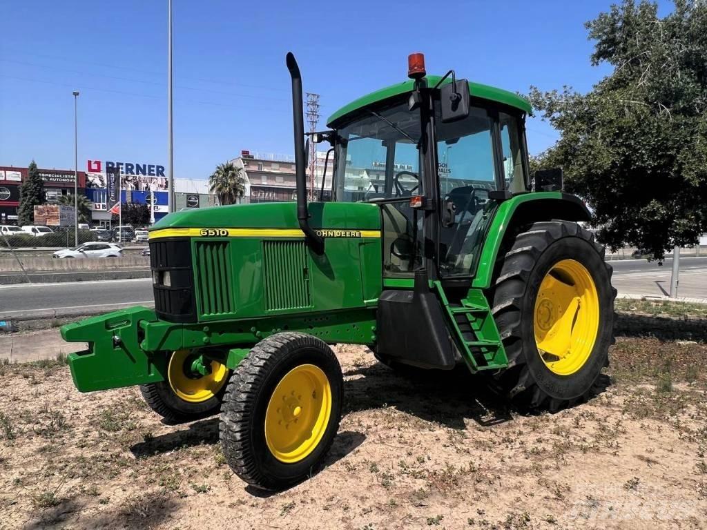 John Deere 6510 Traktory