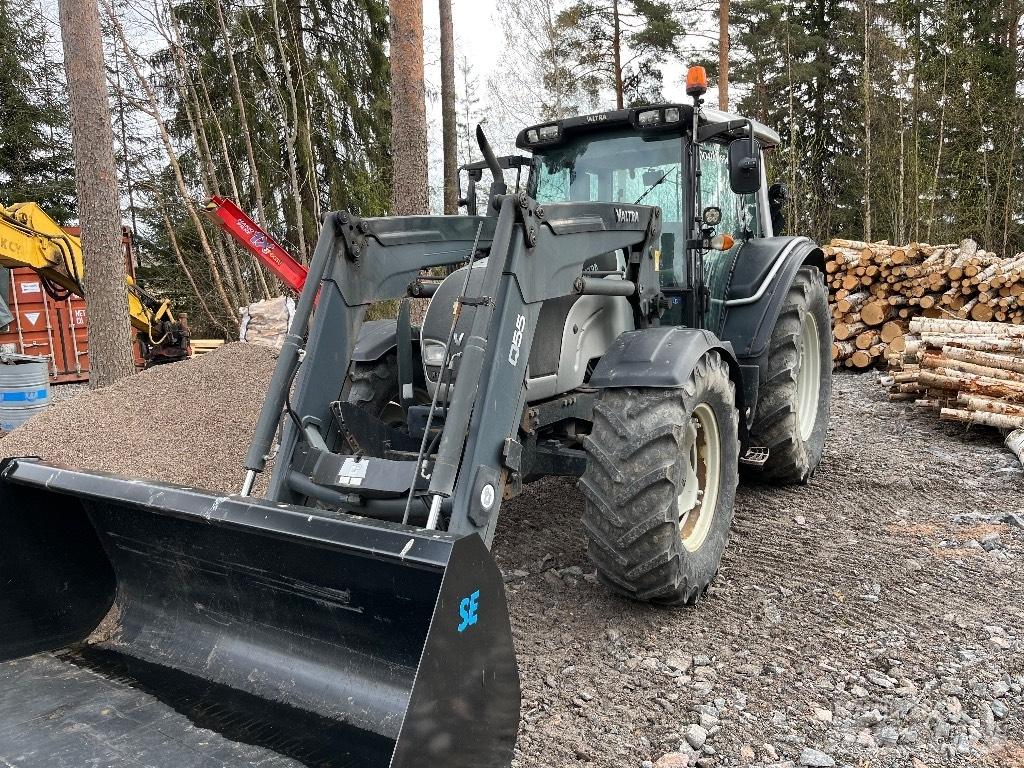 Valtra N 121 HT Traktory