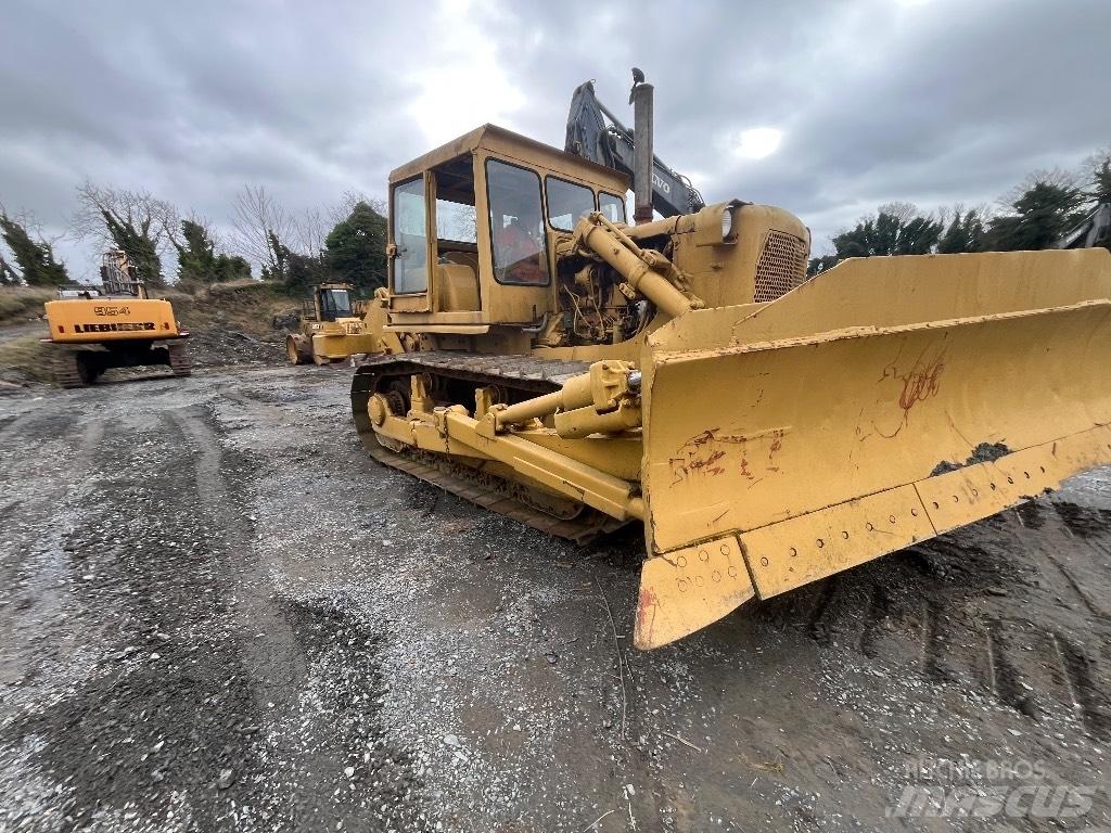 CAT D 7 Pásové dozéry