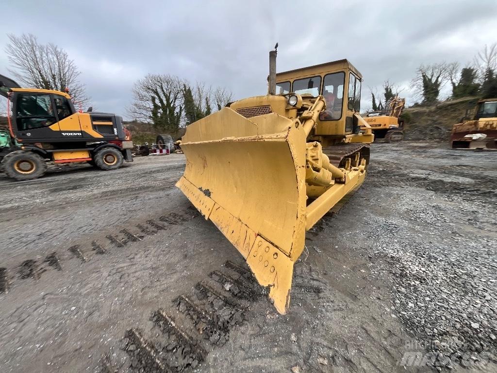 CAT D 7 Pásové dozéry