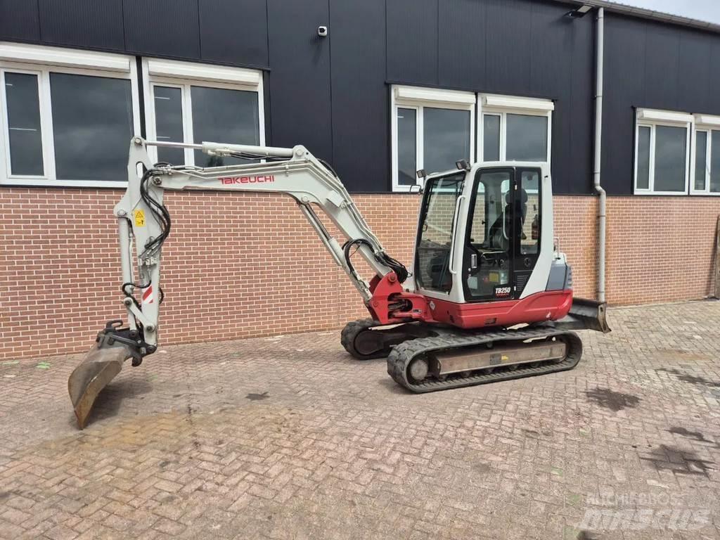 Takeuchi TB250 Mini rýpadlá < 7t