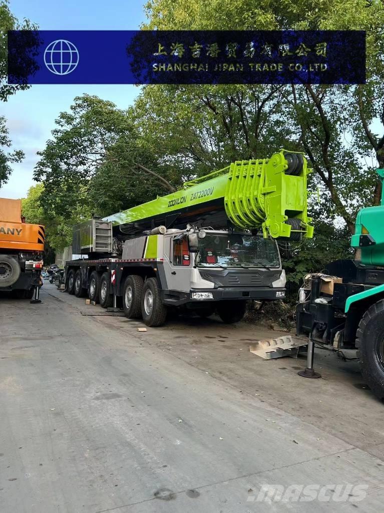 Zoomlion ZAT 2200 V Univerzálne terénne žeriavy