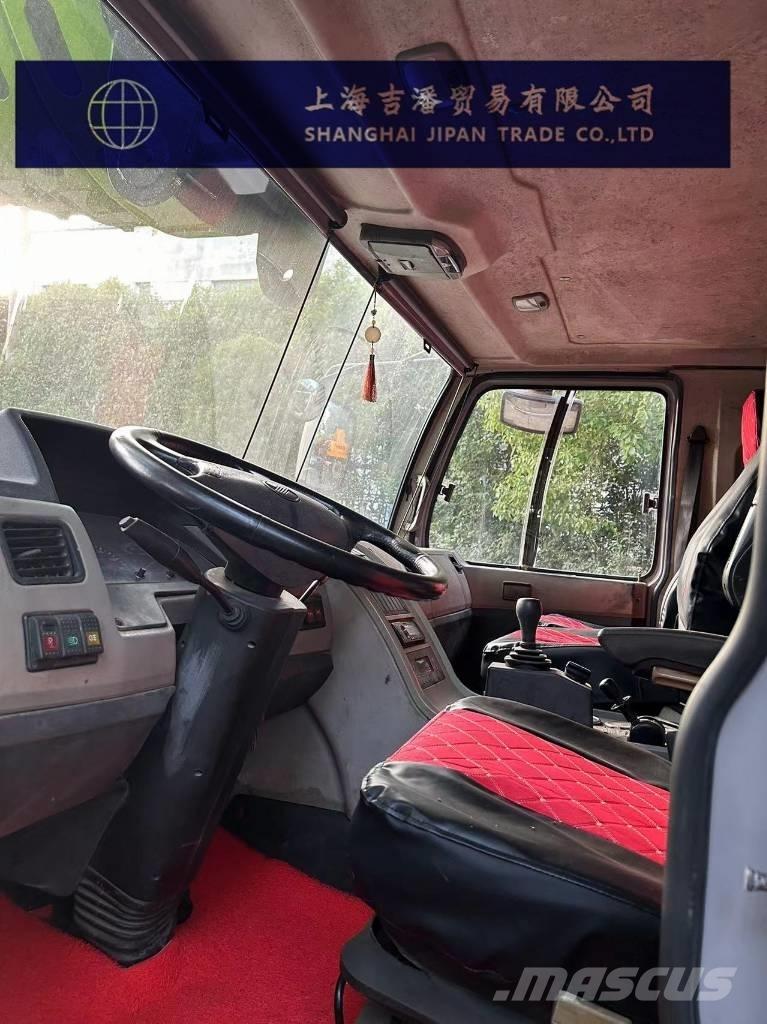 Zoomlion ZAT 2200 V Univerzálne terénne žeriavy