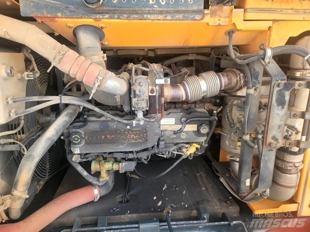Hyundai HX 220 Pásové rýpadlá