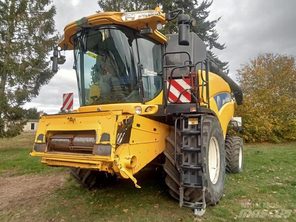 New Holland CR 9080 Kombinované zberacie stroje