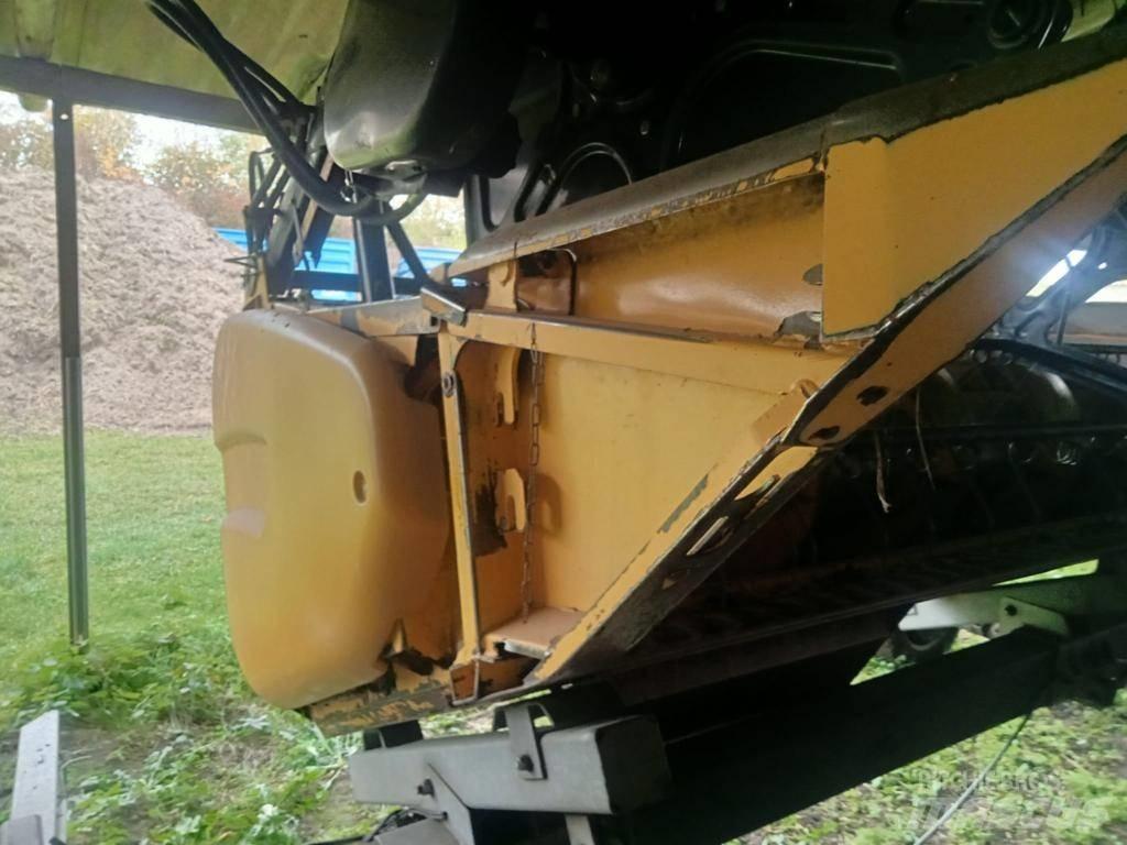 New Holland CR 9080 Kombinované zberacie stroje