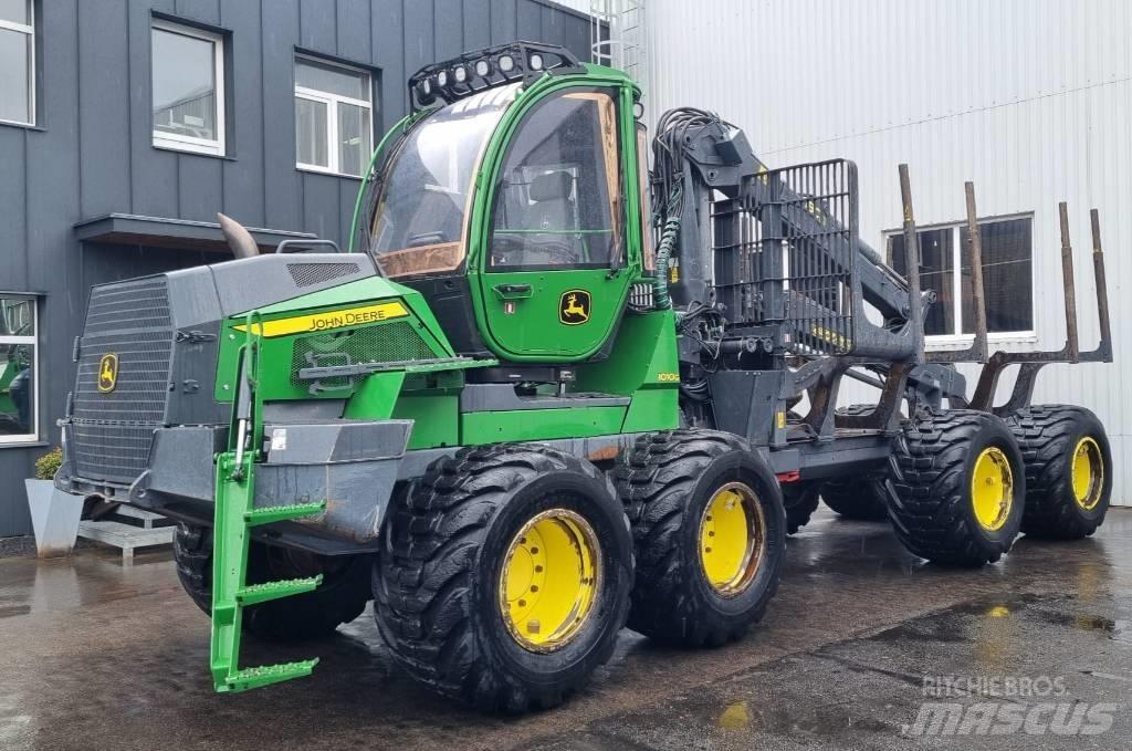 John Deere 1010 G Lesné traktory