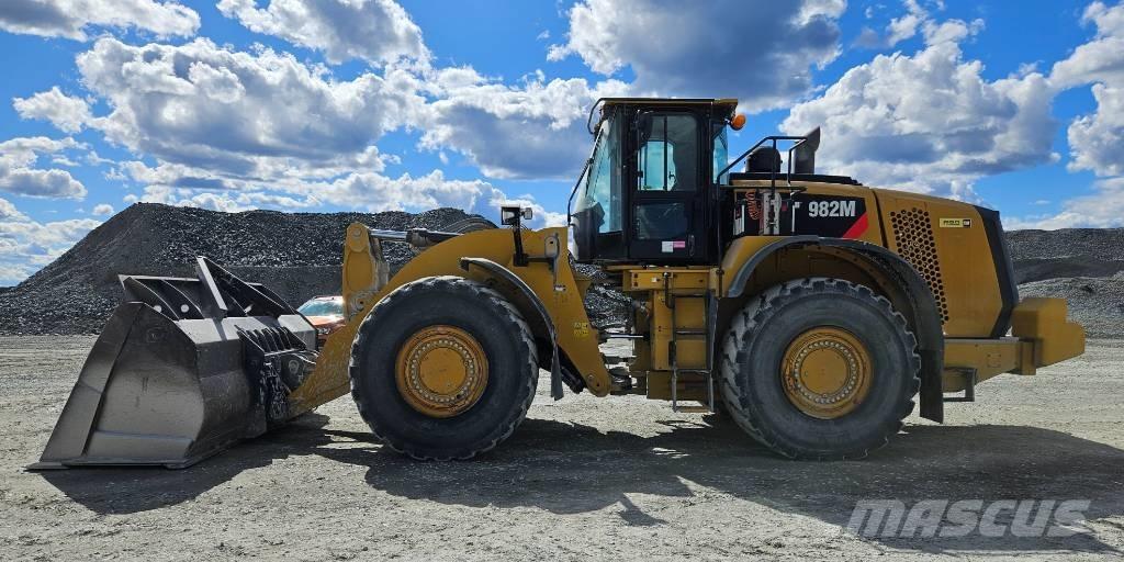 CAT 982 M Kolesové nakladače