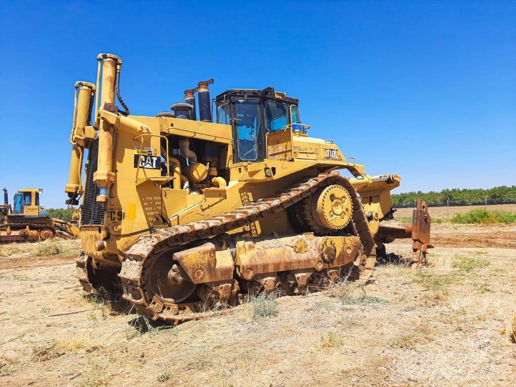 CAT D10 Pásové dozéry