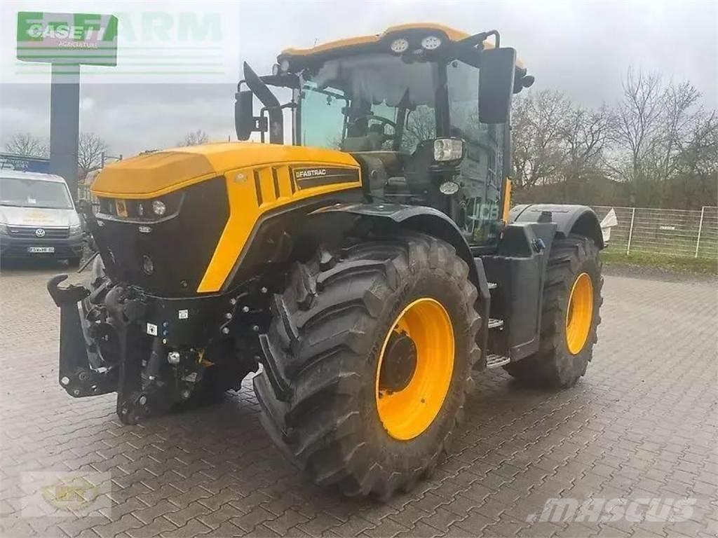 JCB fastrac 4220 Traktory