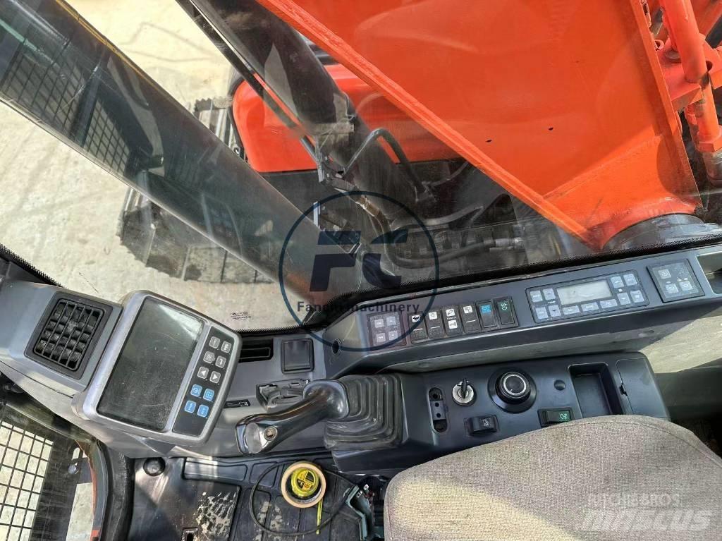 Doosan DX 140 Pásové rýpadlá