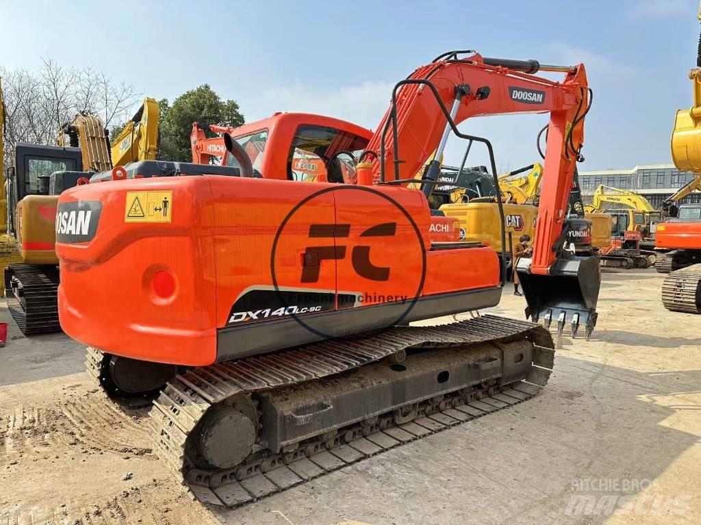 Doosan DX 140 Pásové rýpadlá