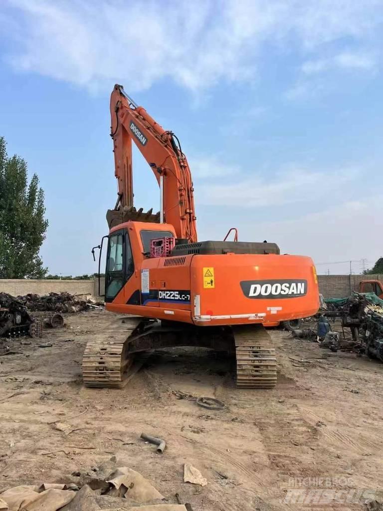 Doosan DH 225 LC-9 Pásové rýpadlá
