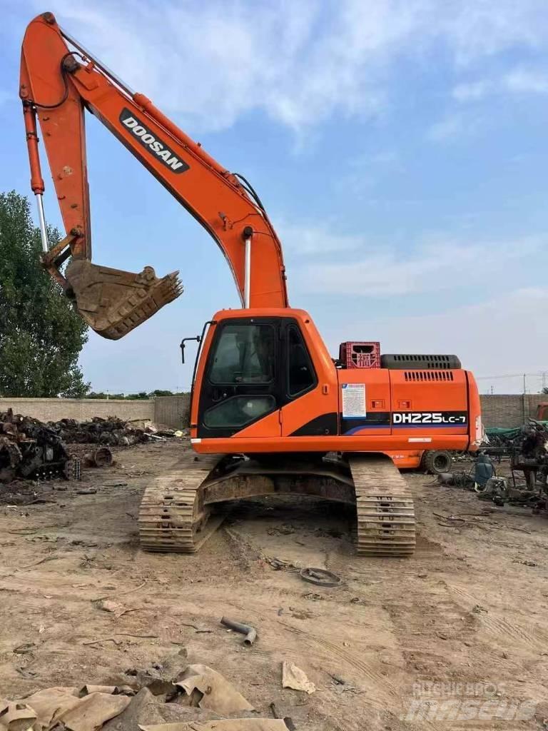 Doosan DH 225 LC-9 Pásové rýpadlá