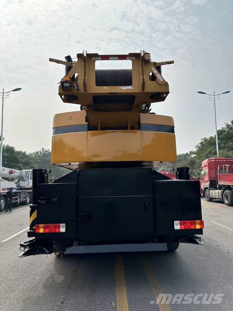 Sany STC1000T Univerzálne terénne žeriavy