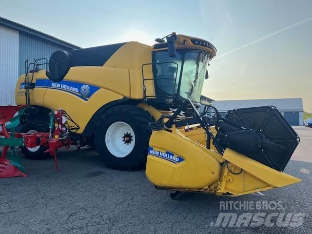 New Holland CX8.70 Kombinované zberacie stroje